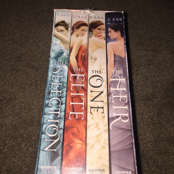 The Selection Ser.: The Selection 4-Book Box Set : The Selection, the Elite,... - Picture 2 of 4
